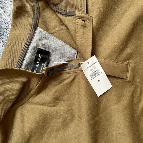 Banana Republic Khaki Green Polo Shirt - Picture 2 of 2
